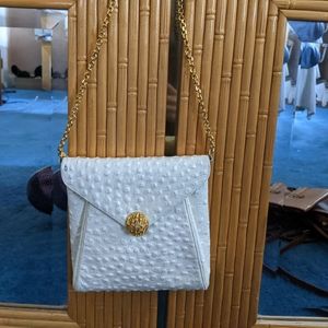 Vintage prestige white shoulder handbag